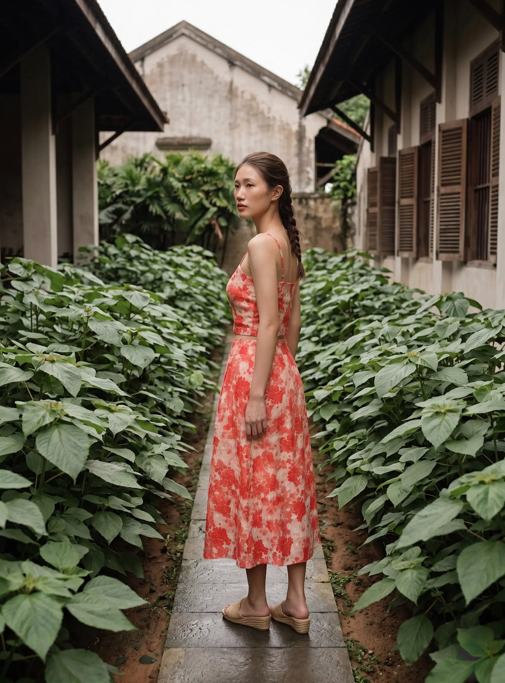 Áo croptop hai dây vải gai xanh ramie hoa thời trang Hity