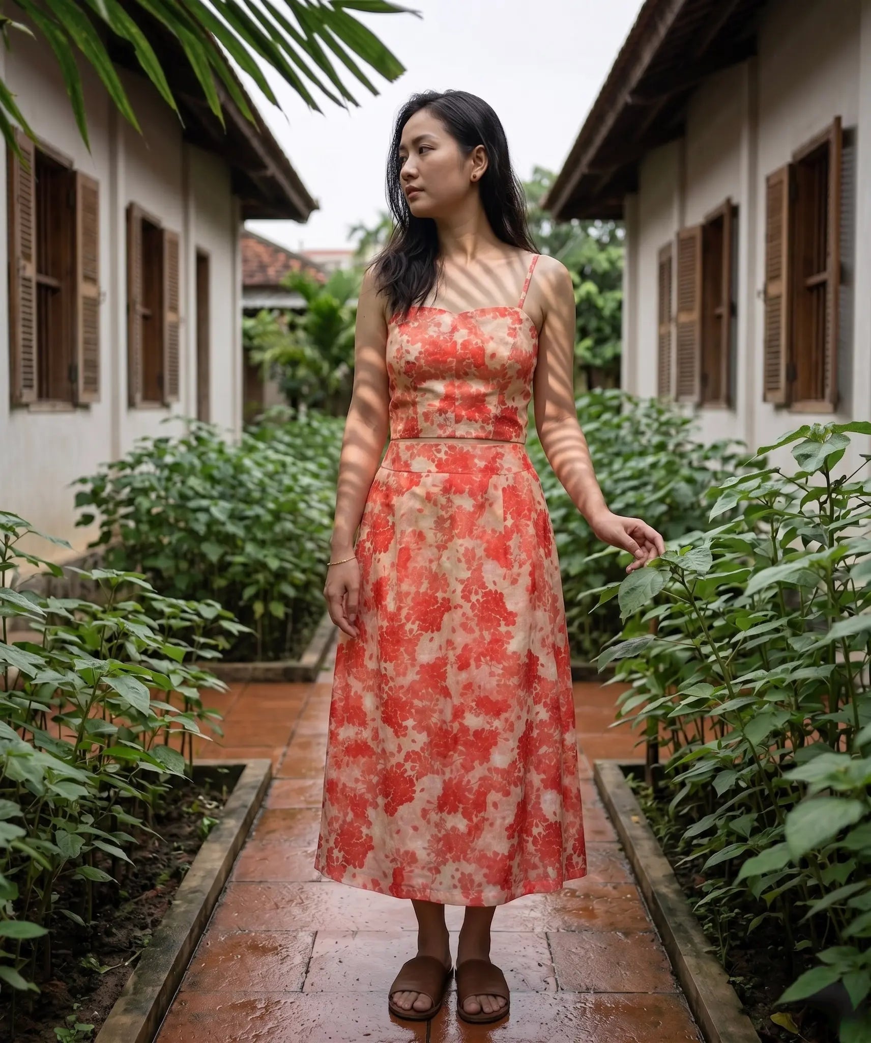 Áo croptop hai dây vải gai xanh ramie hoa thời trang Hity