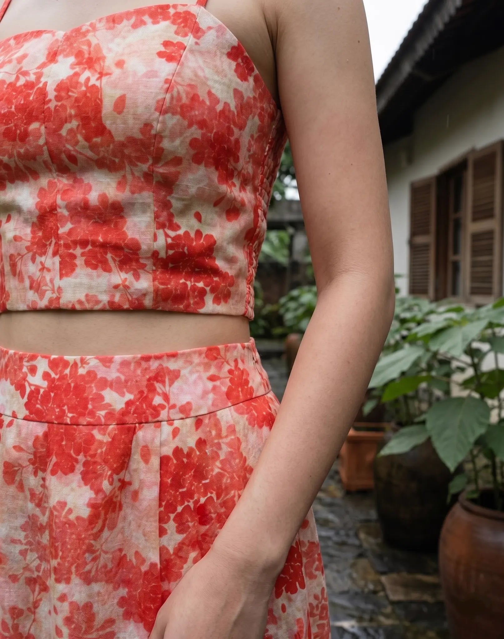 Áo croptop hai dây vải gai xanh ramie hoa thời trang Hity