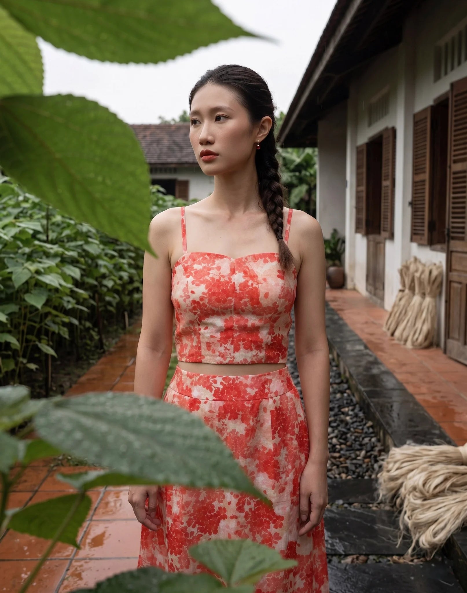 Áo croptop hai dây vải gai xanh ramie hoa thời trang Hity
