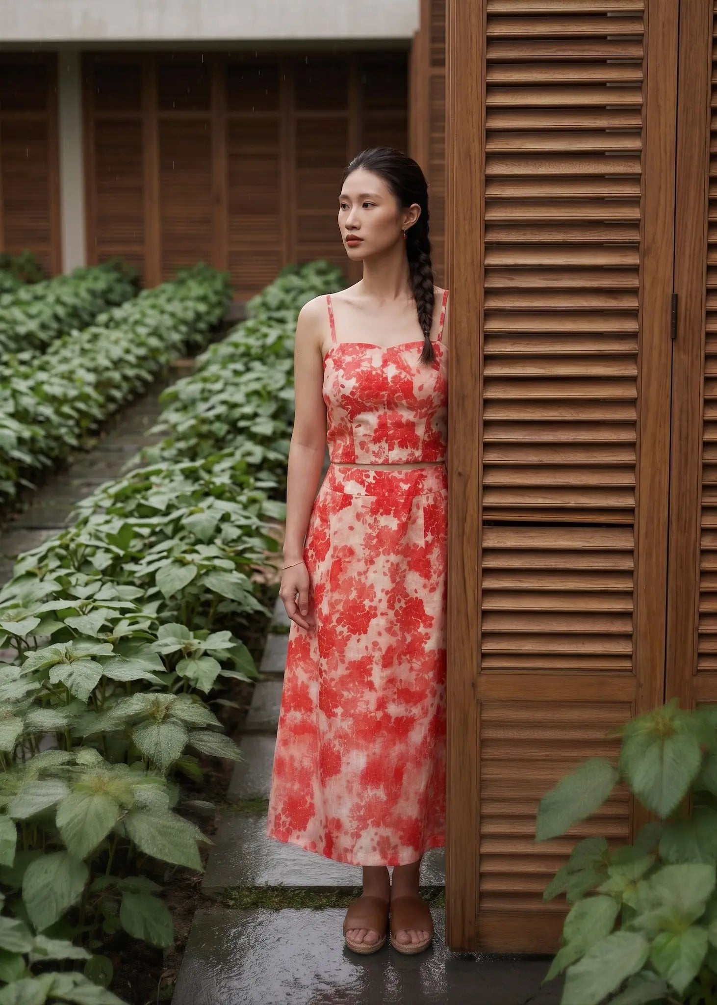 Áo croptop hai dây vải gai xanh ramie hoa thời trang Hity