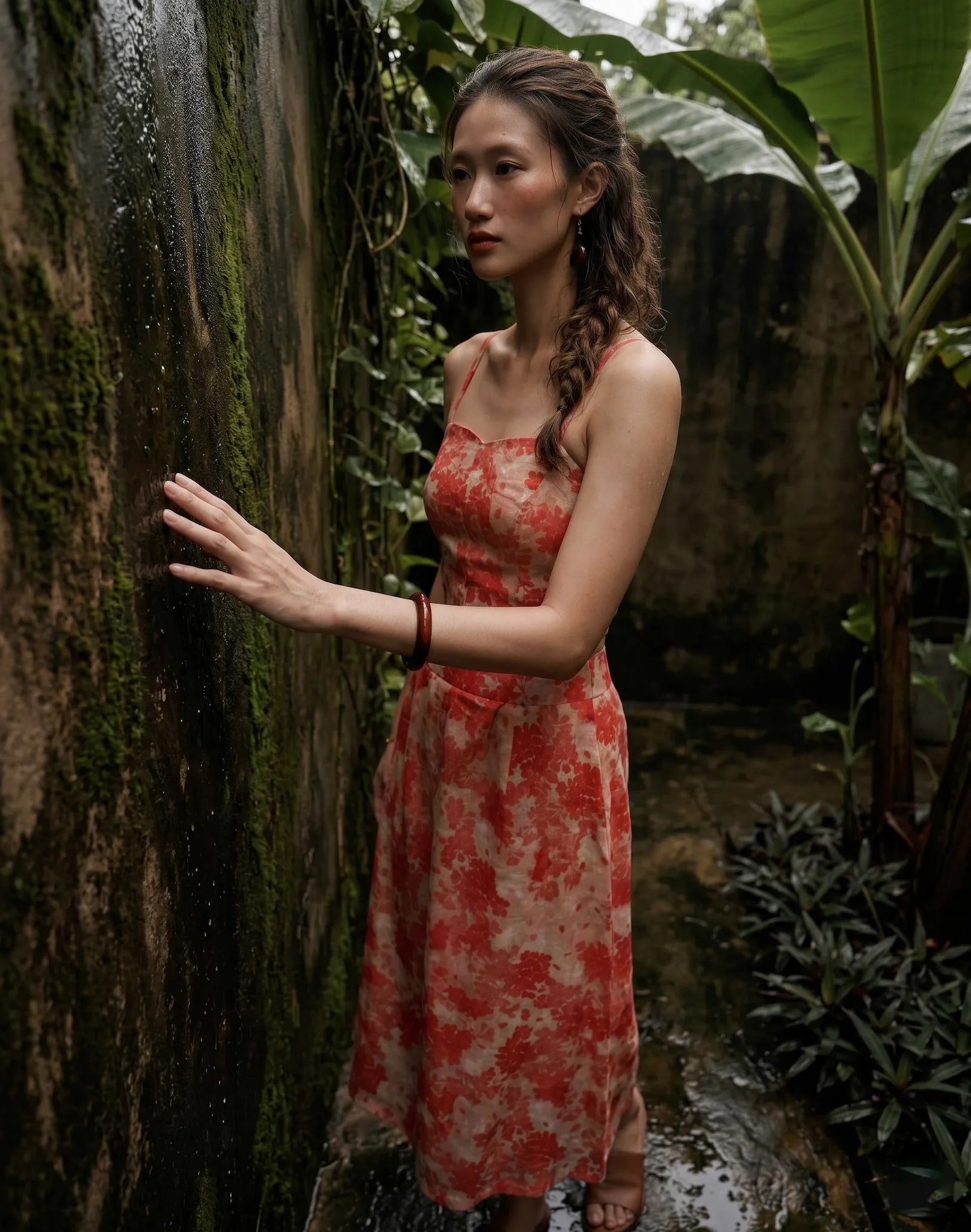 Áo croptop hai dây vải gai xanh ramie hoa thời trang Hity