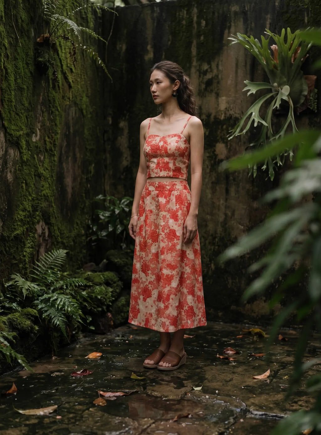 Áo croptop hai dây vải gai xanh ramie hoa thời trang Hity