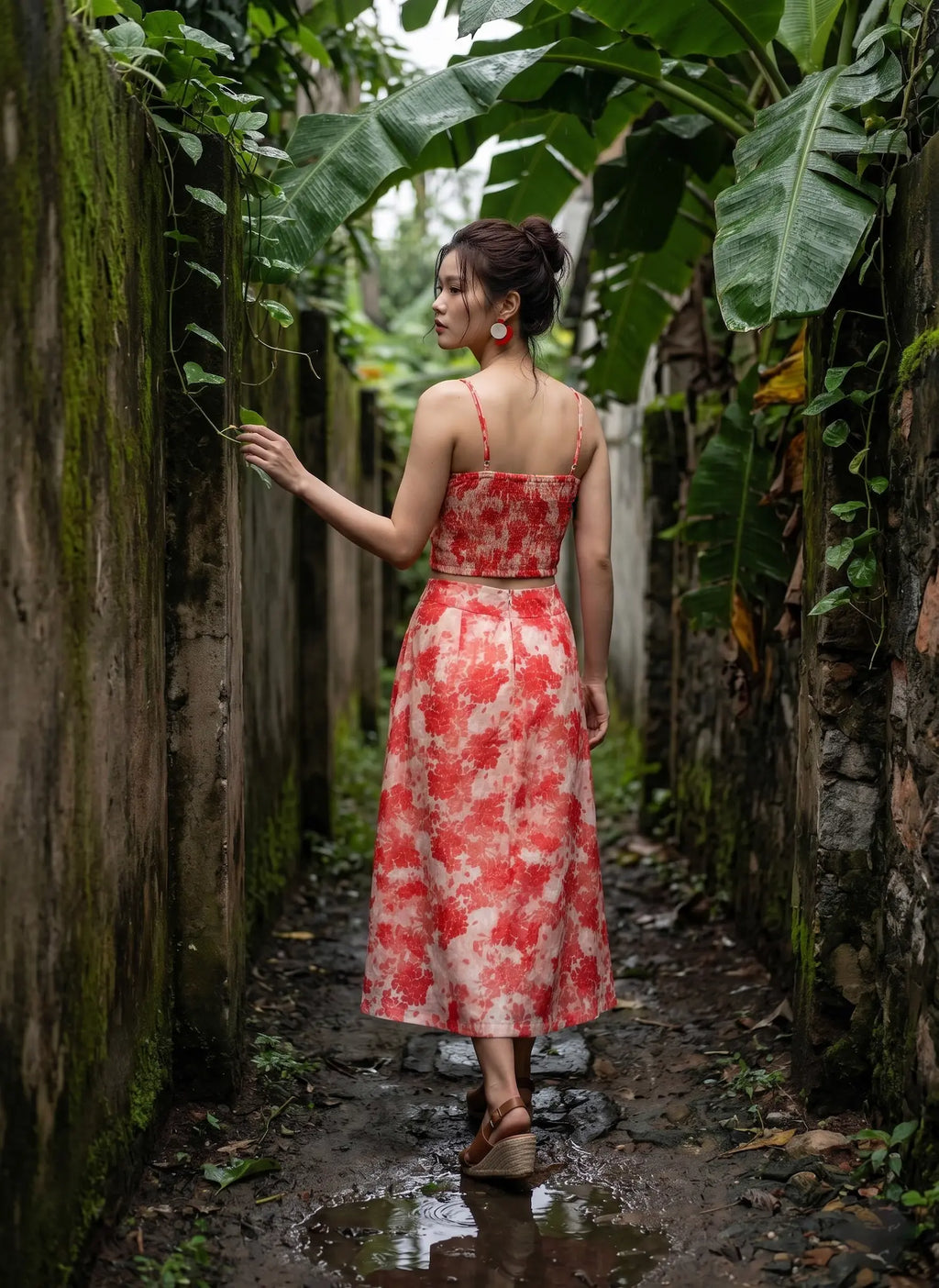 Áo croptop hai dây vải gai xanh ramie hoa thời trang Hity