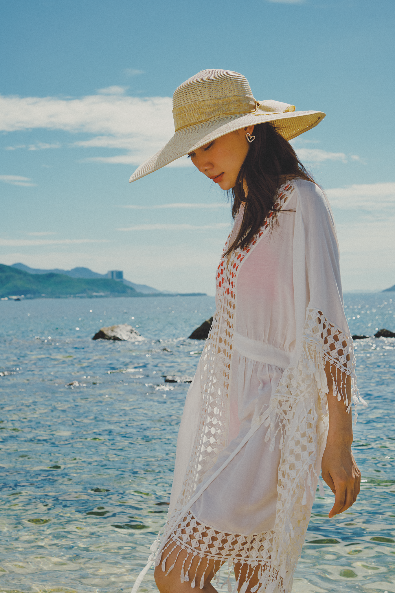 Áo khoác trắng đi biển bikini thời trang Hity