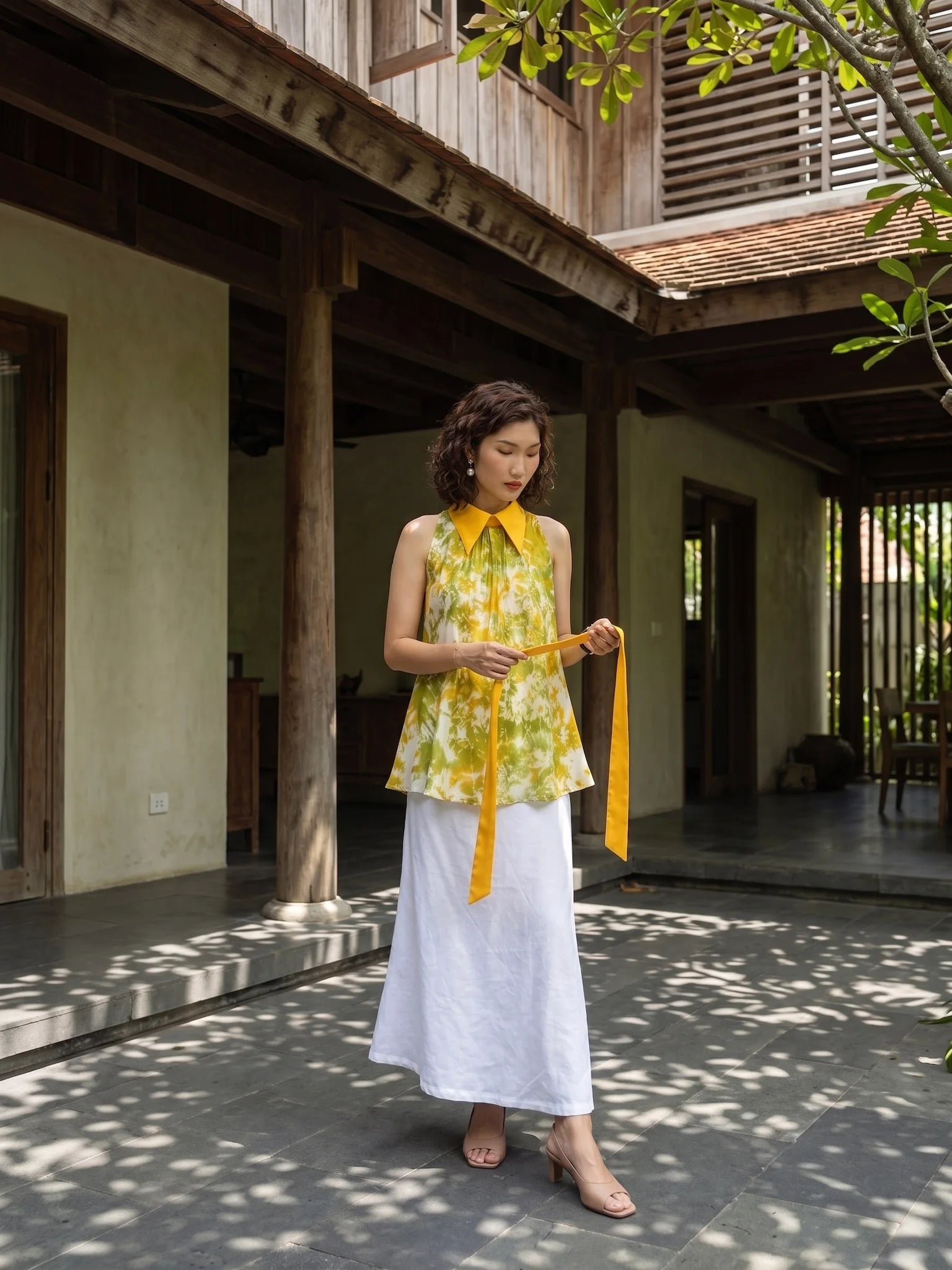 Áo hở vai cổ sơ mi halter neck lụa nhuộm loang tiedye thời trang Hity