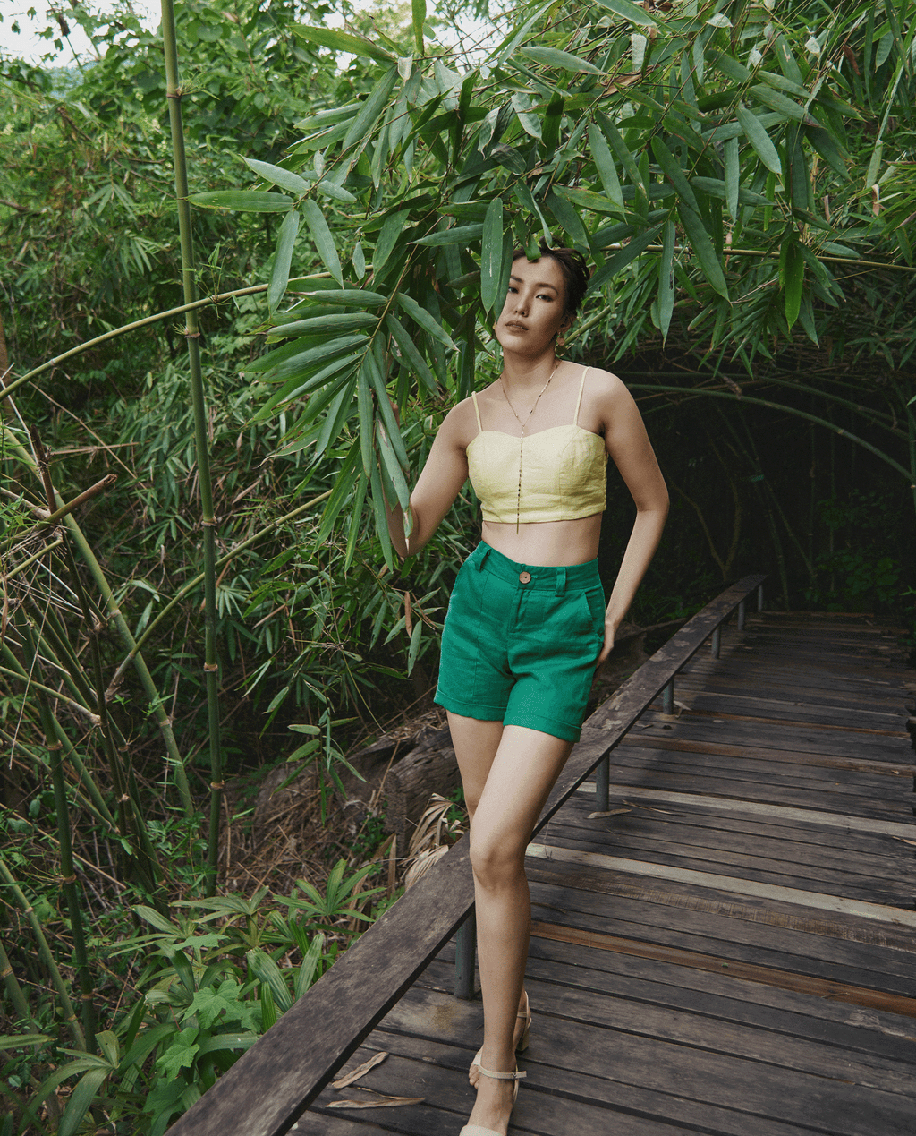 Áo croptop bratop linen vàng thời trang Hity