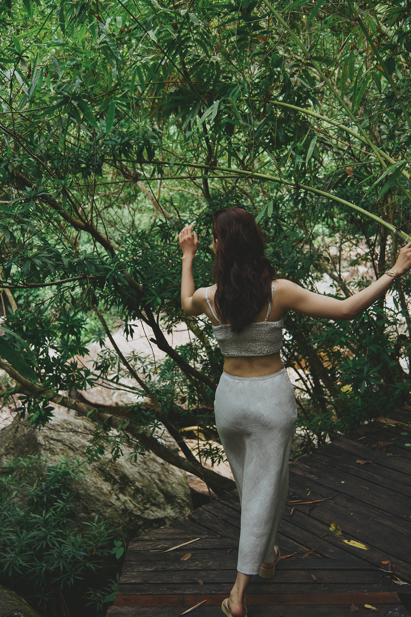 Áo croptop hai dây linen xám nguyên bản thời trang Hity