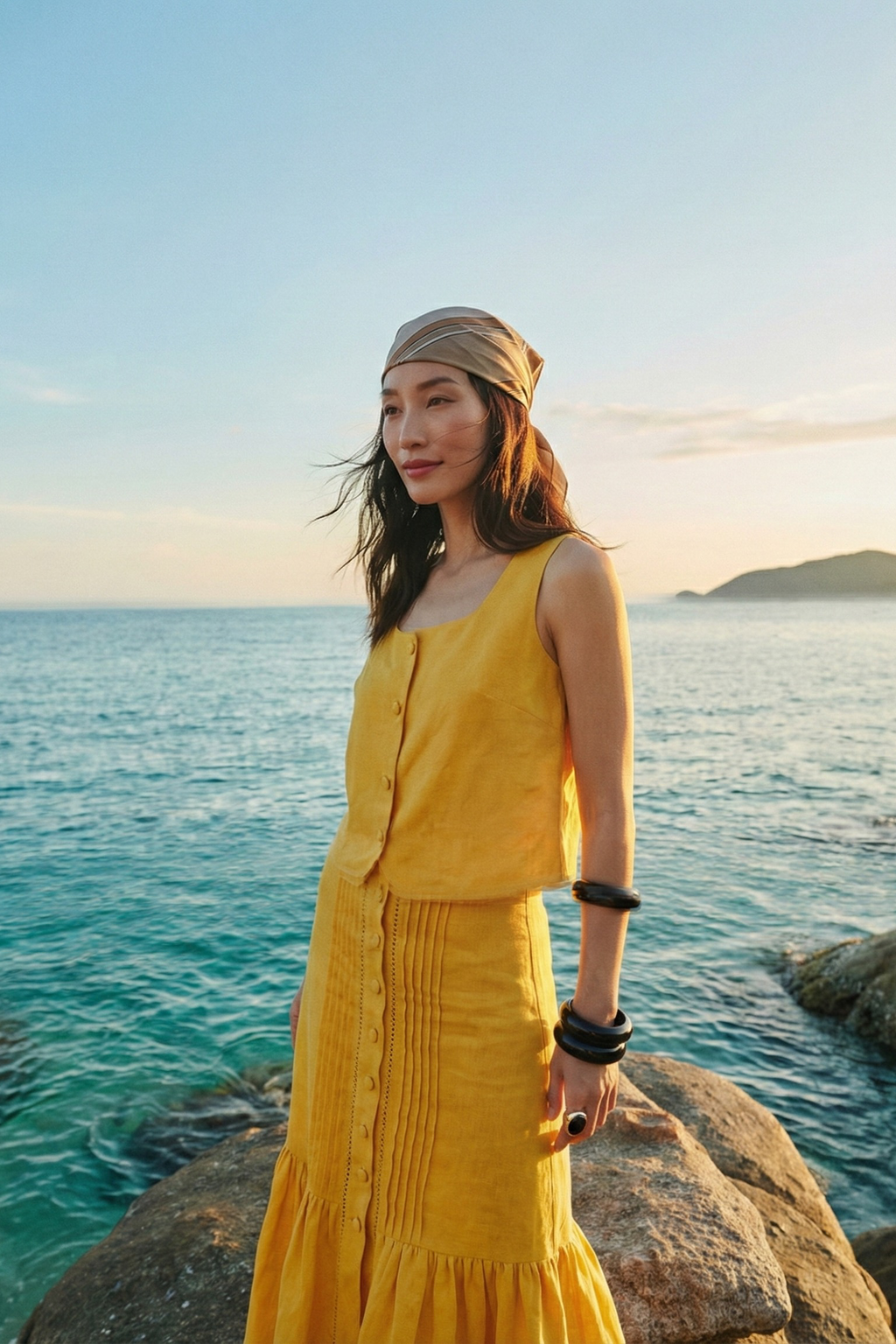 Áo croptop cổ vuông linen vàng thời trang Hity