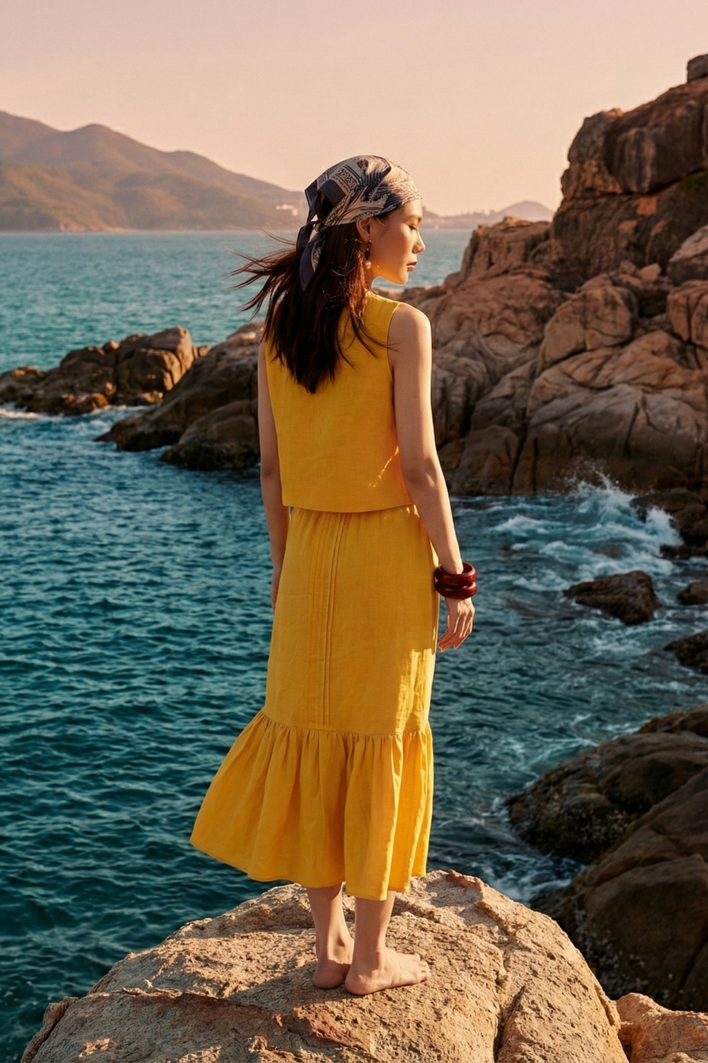 Áo croptop cổ vuông linen vàng thời trang Hity