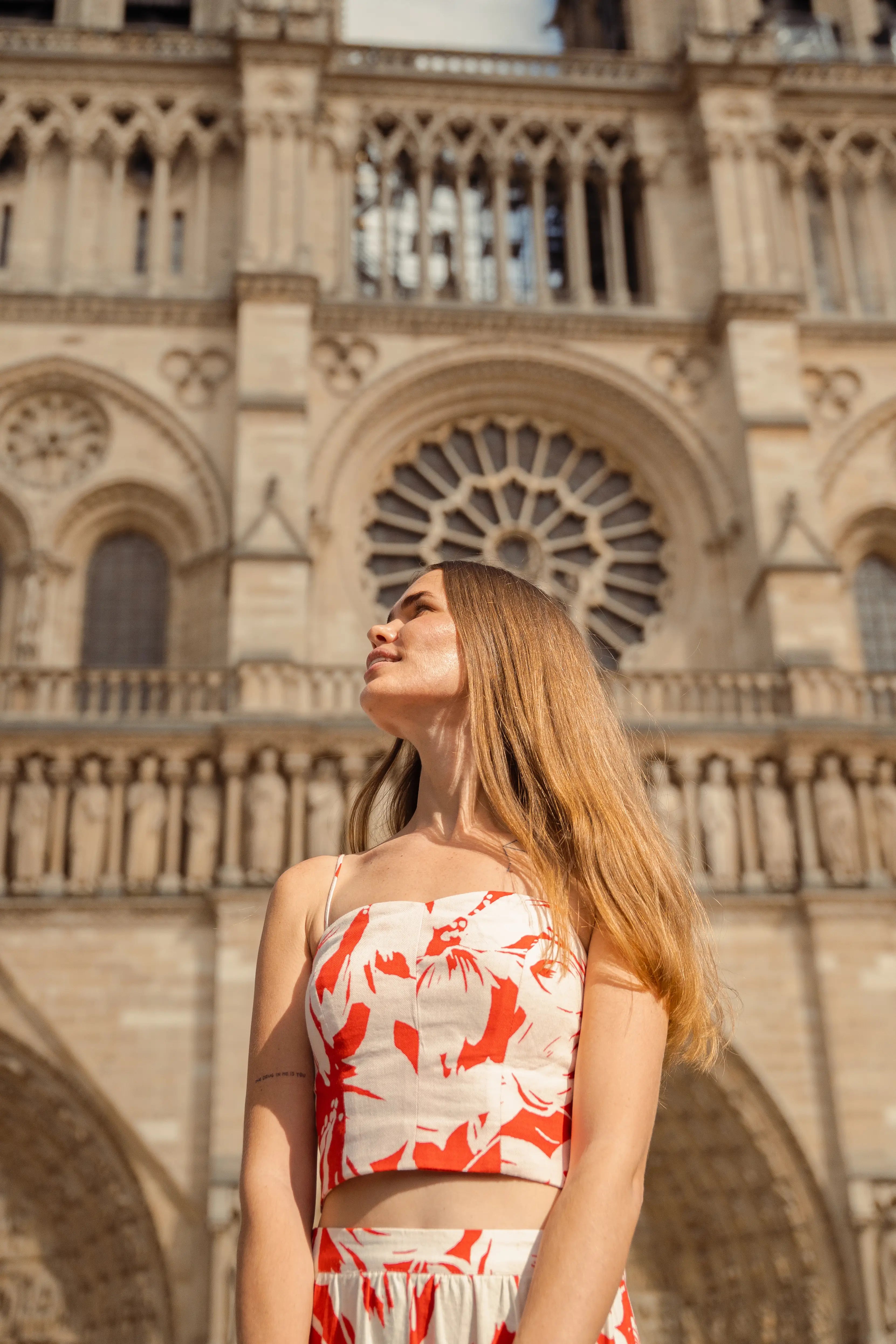 Áo croptop hai dây linen lá đỏ thời trang Hity
