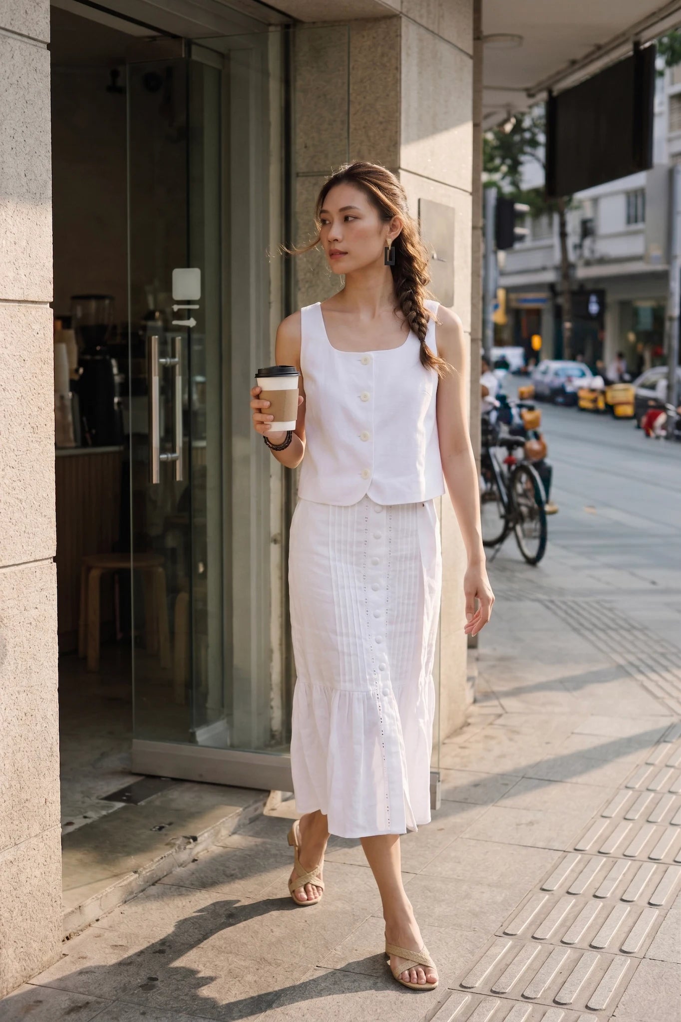 Áo croptop cổ vuông linen trắng thời trang Hity