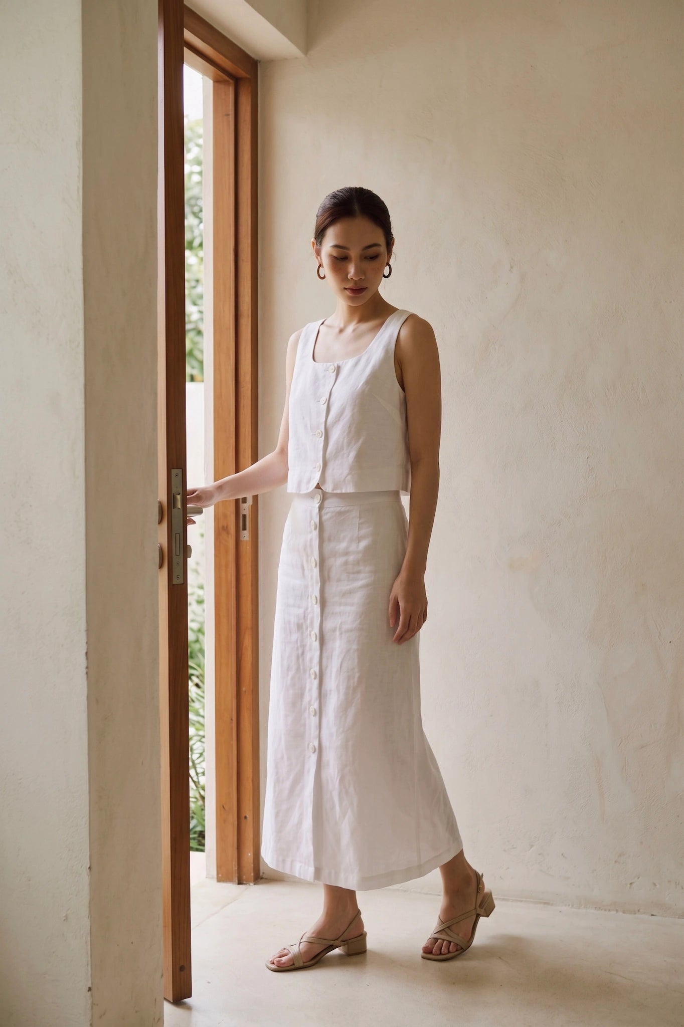 Áo croptop cổ vuông linen trắng thời trang Hity