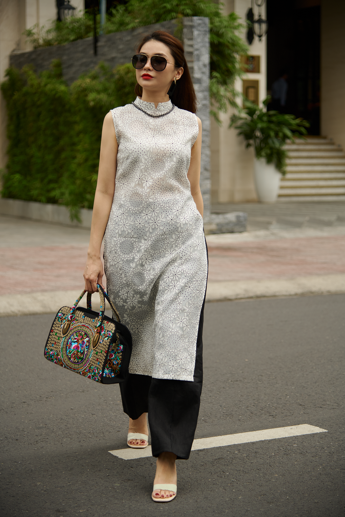 Áo dài 4 tà cách tân không tay organza thời trang Hity