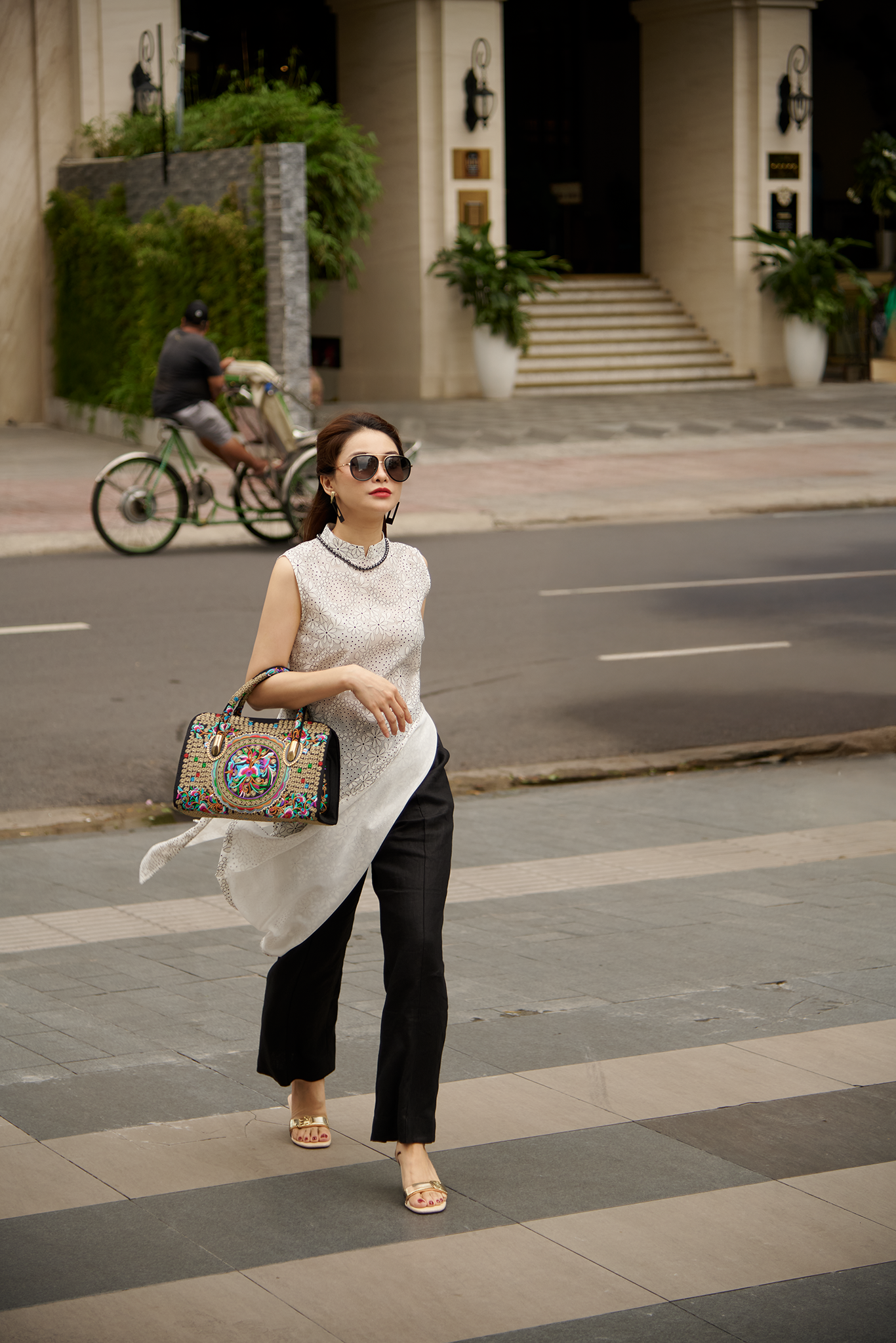 Áo dài 4 tà cách tân không tay organza thời trang Hity