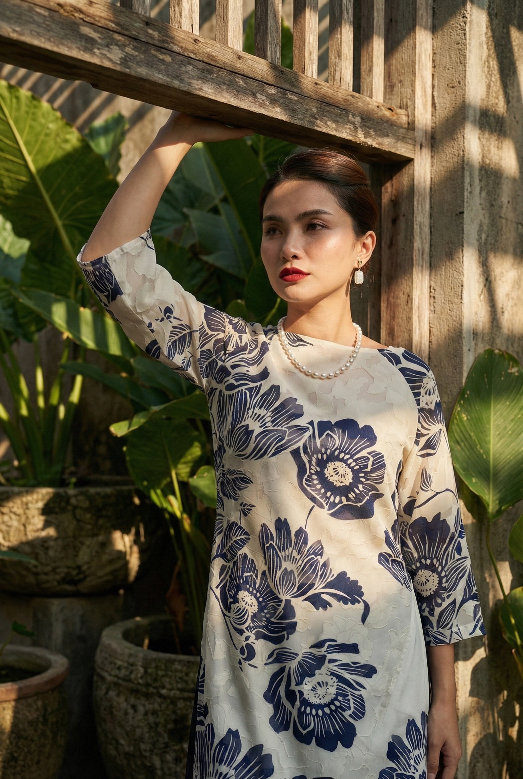 Áo dài cổ thuyền hoa mẫu đơn thời trang Hity