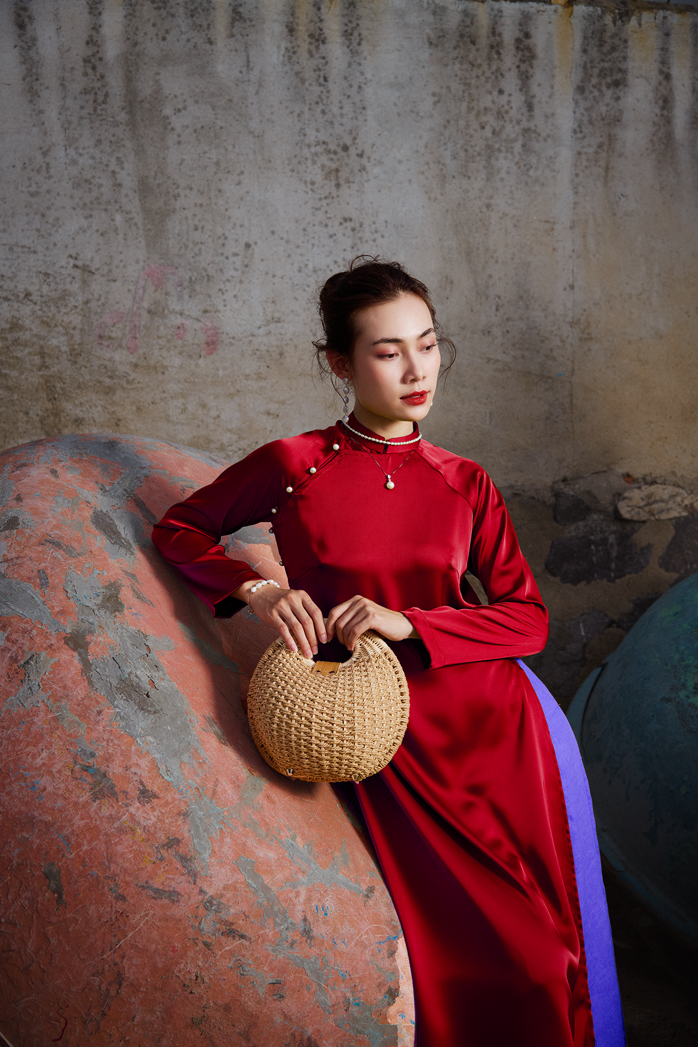 Áo dài đỏ suông cổ điển lụa sateen thời trang Hity