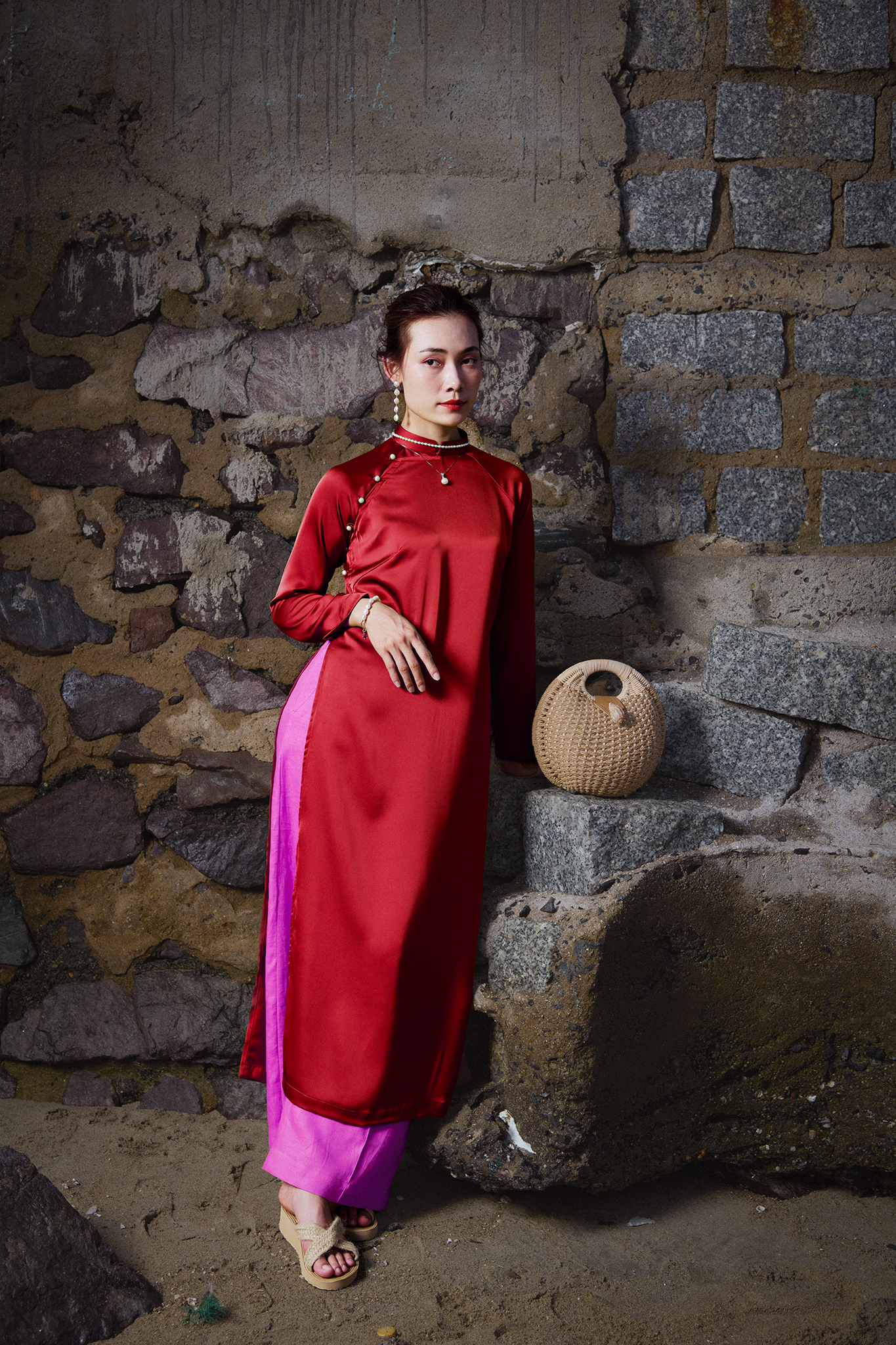 Áo dài đỏ suông cổ điển lụa sateen thời trang Hity