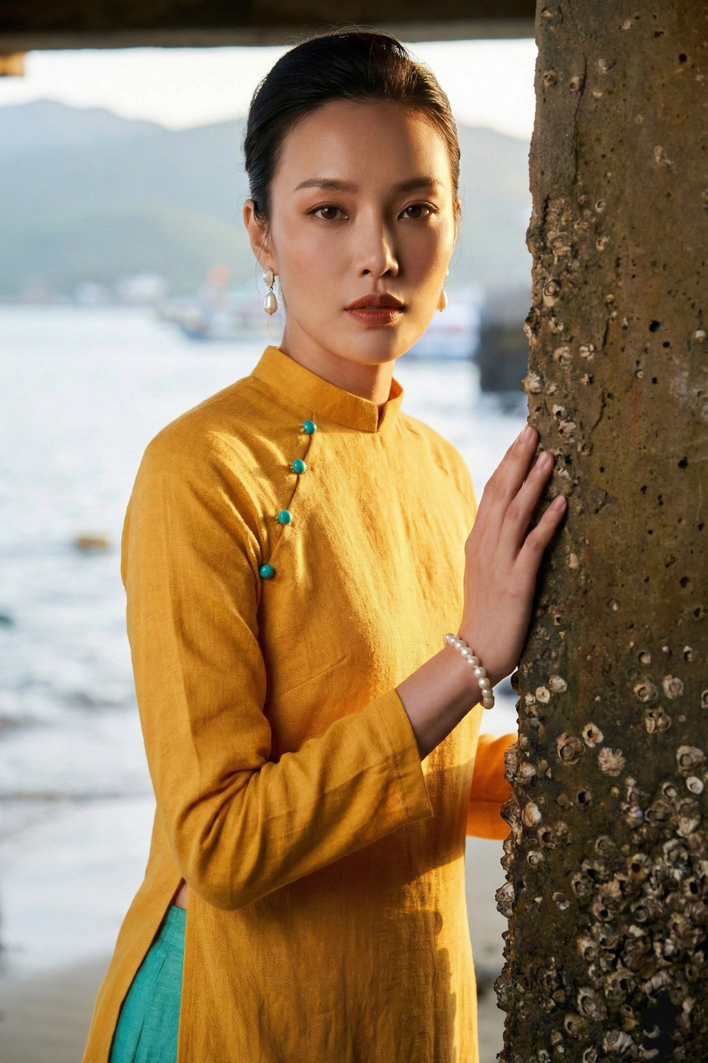 Áo dài linen vàng tay raglan thời trang Hity