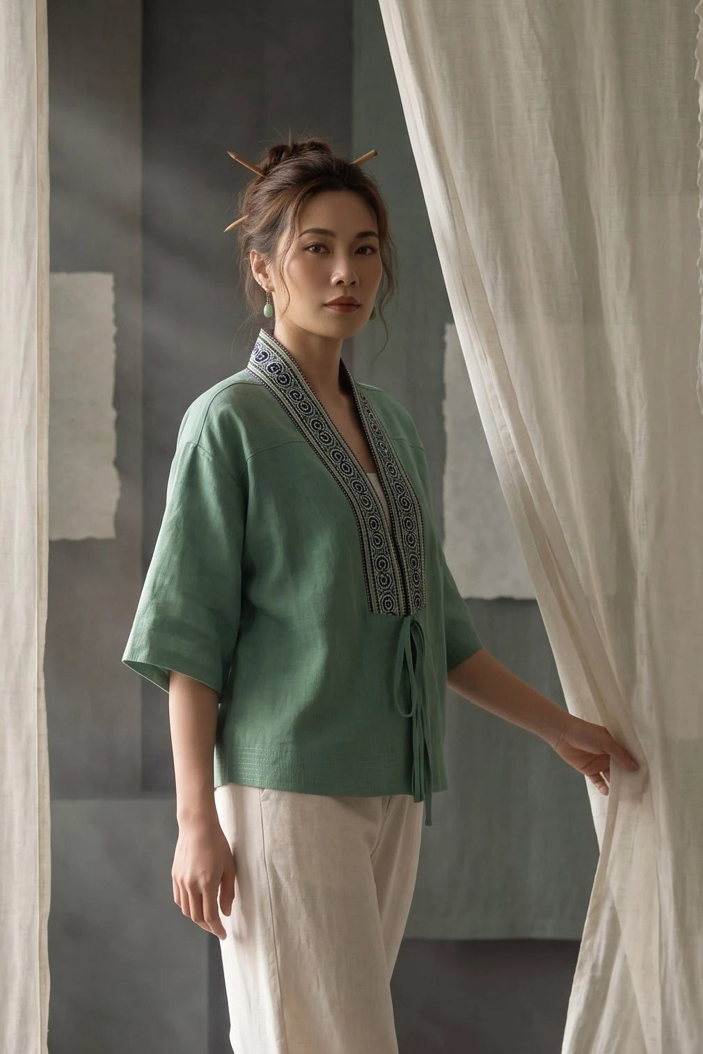 Áo khoác Nhật Bình linen xanh phối thổ cẩm thời trang Hity