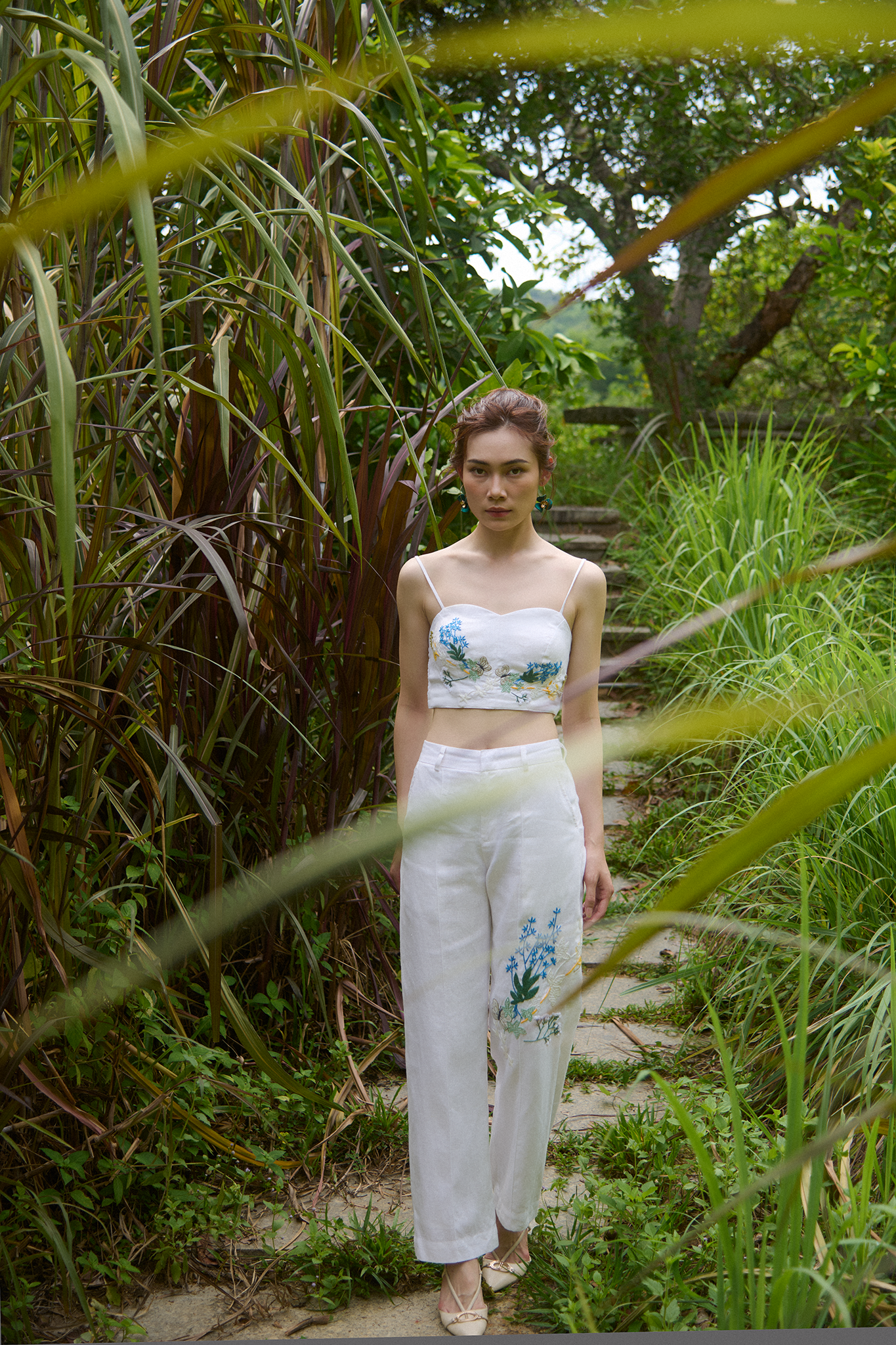 Áo croptop hai dây linen thêu tay Mơ thời trang Hity