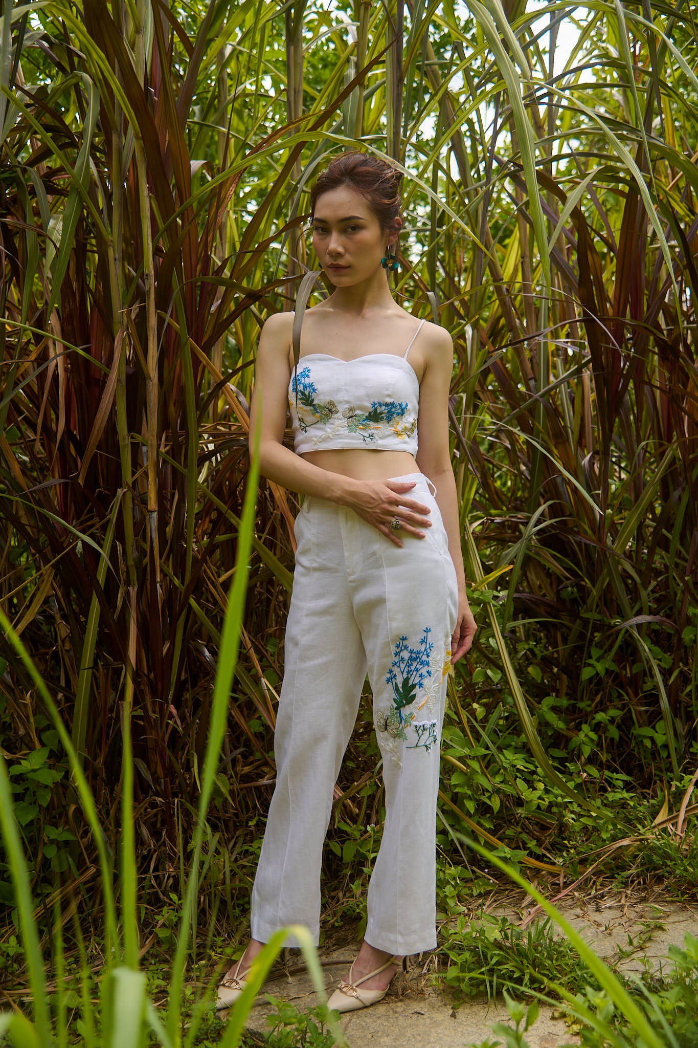 Áo croptop hai dây linen thêu tay Mơ thời trang Hity