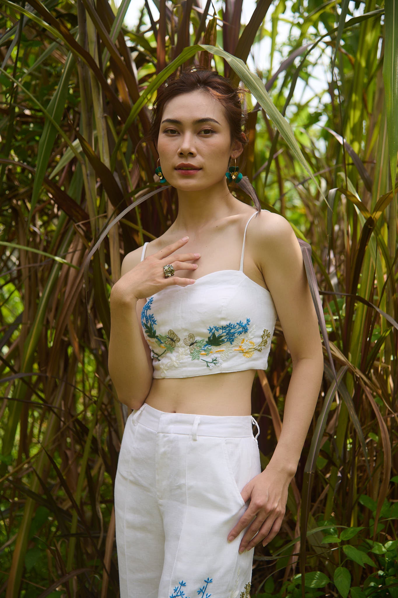 Áo croptop hai dây linen thêu tay Mơ thời trang Hity