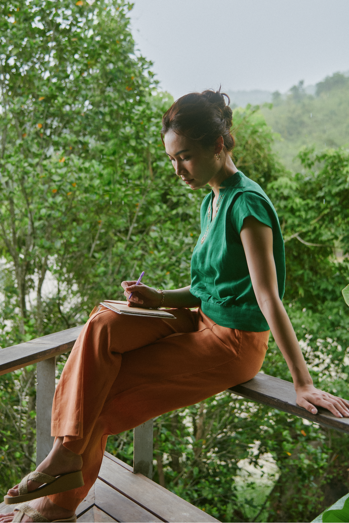 Áo bo linen thêu tay thời trang Hity