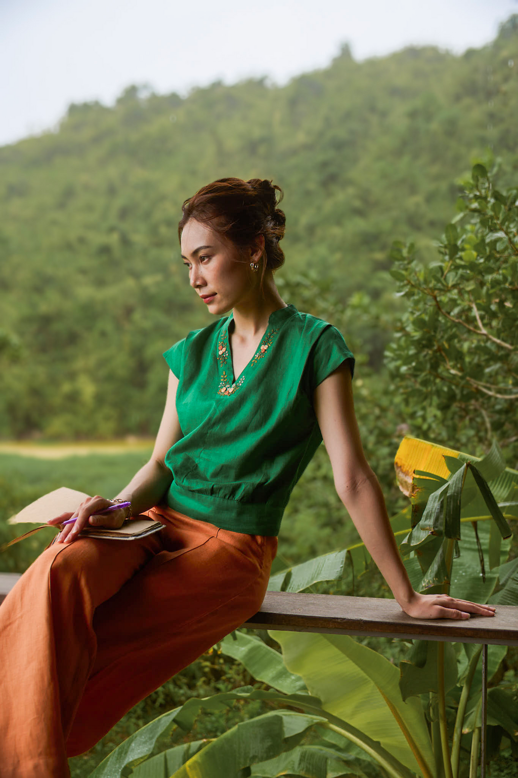 Áo bo linen thêu tay thời trang Hity