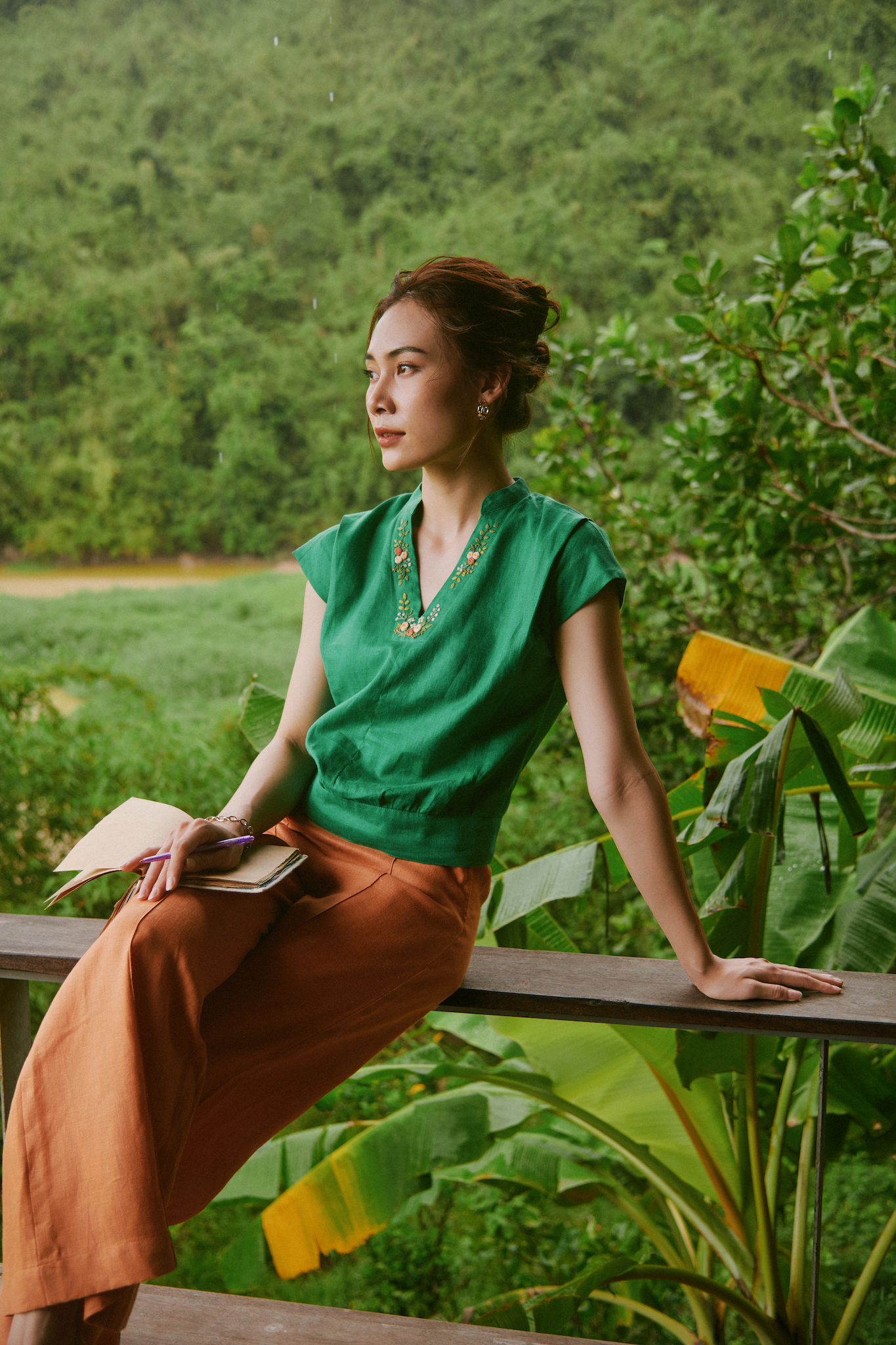 Áo bo linen thêu tay thời trang Hity