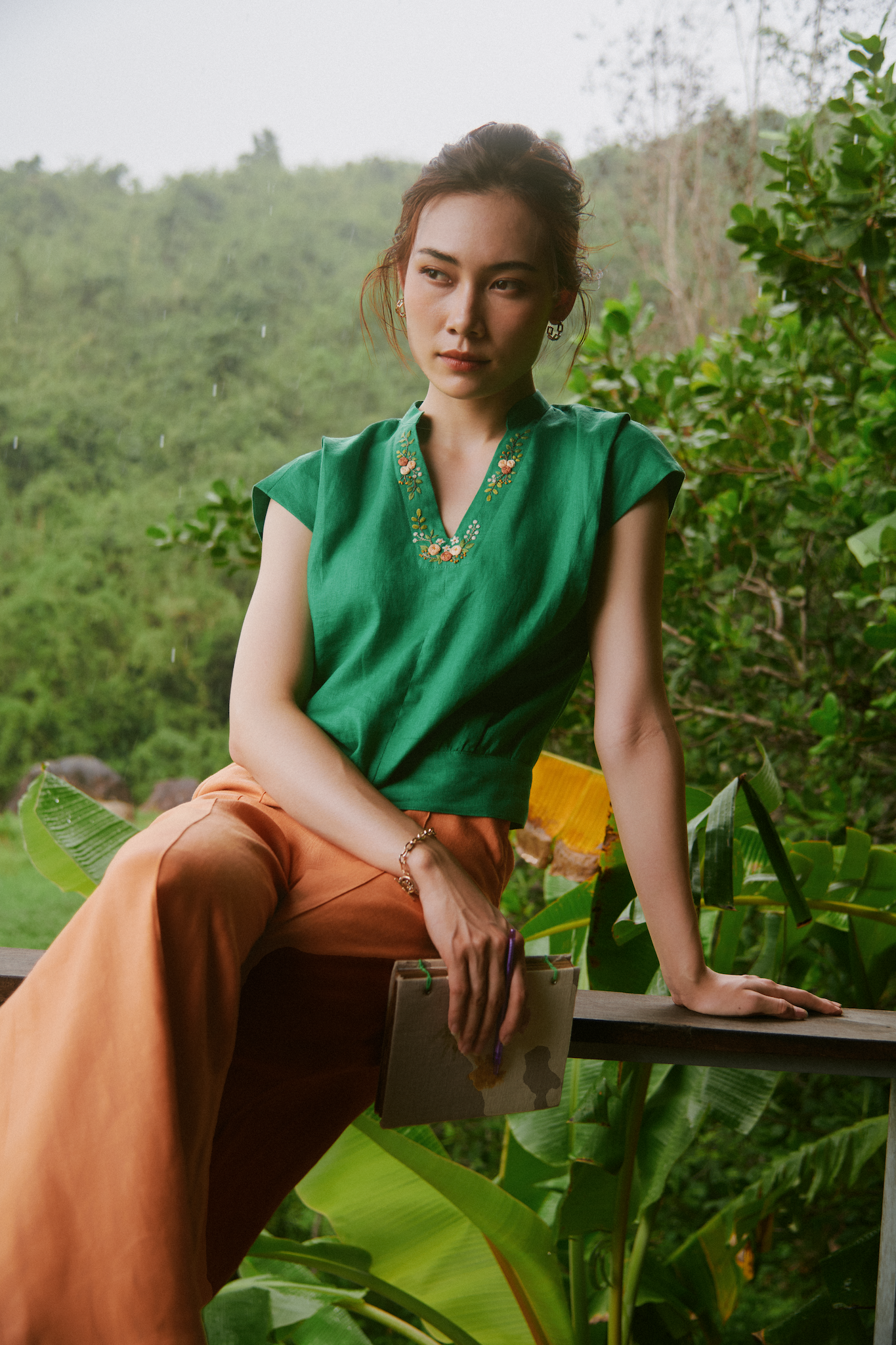 Áo bo linen thêu tay thời trang Hity