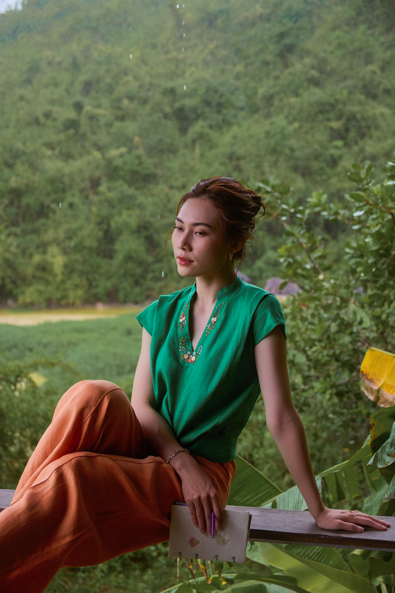 Áo bo linen thêu tay thời trang Hity