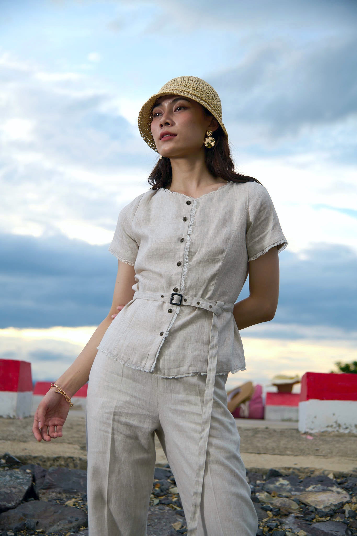 Áo linen rút chỉ thêu tay thời trang Hity