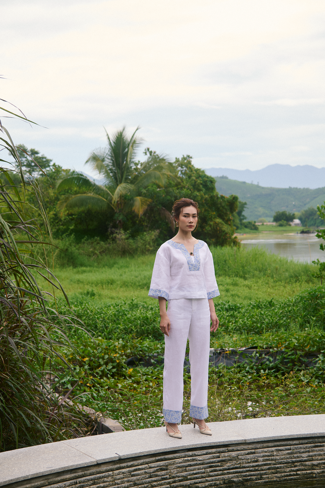 Áo kiểu suông linen thêu thời trang Hity