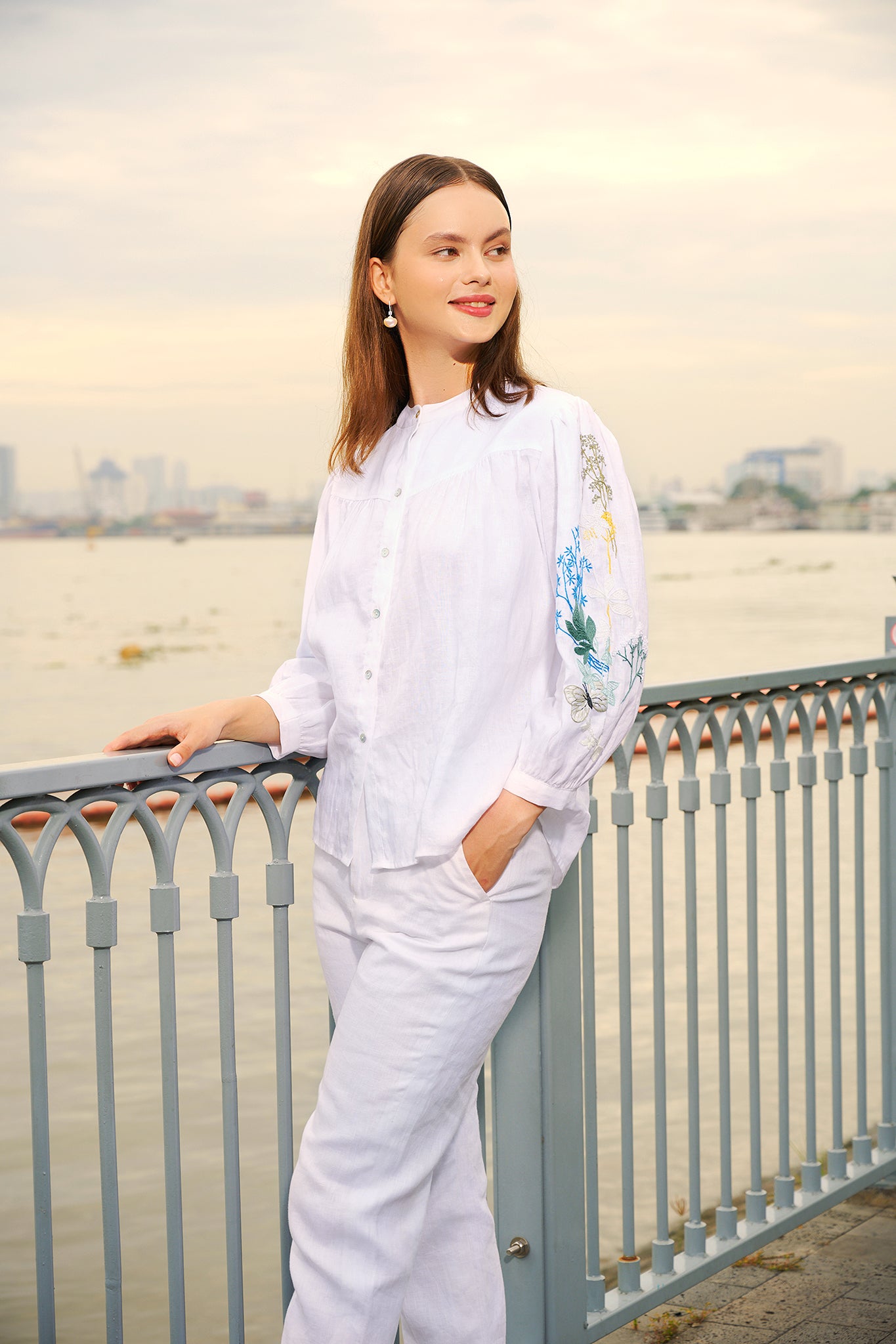 Áo linen trắng thêu tay Mơ thời trang Hity