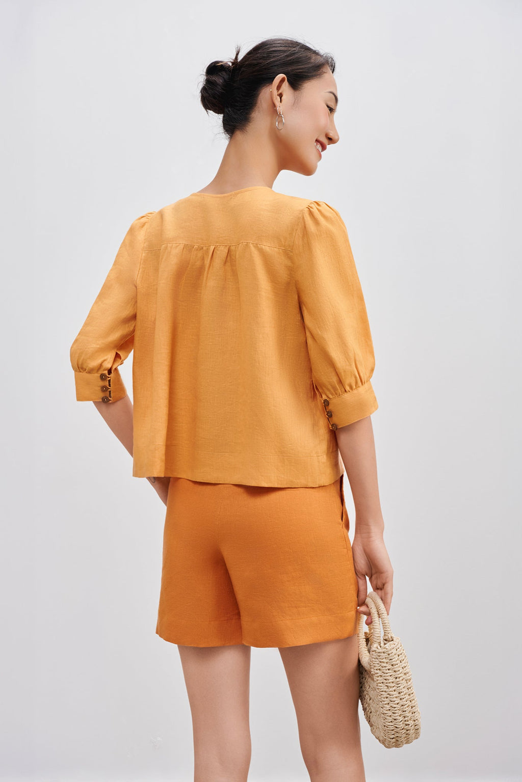 Áo thêu tay se chỉ kéo sợi linen vàng thời trang Hity