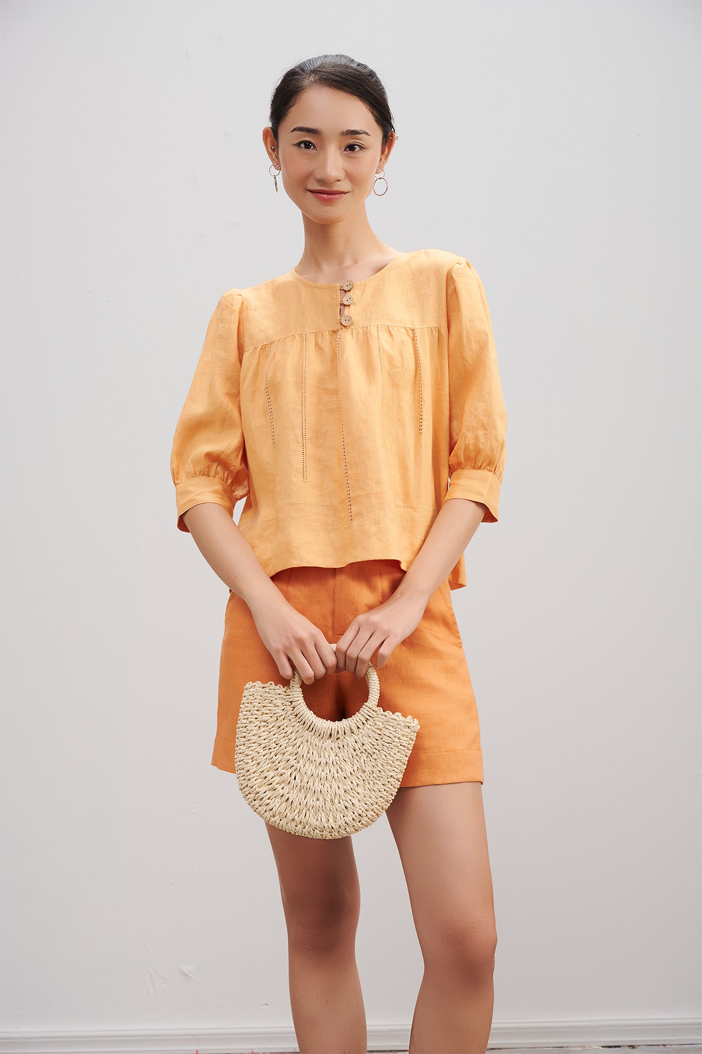 Áo thêu tay se chỉ kéo sợi linen vàng thời trang Hity