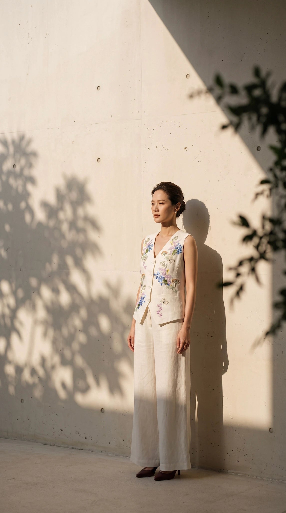 Áo Vest Gile Linen Thêu Tay Mơ
