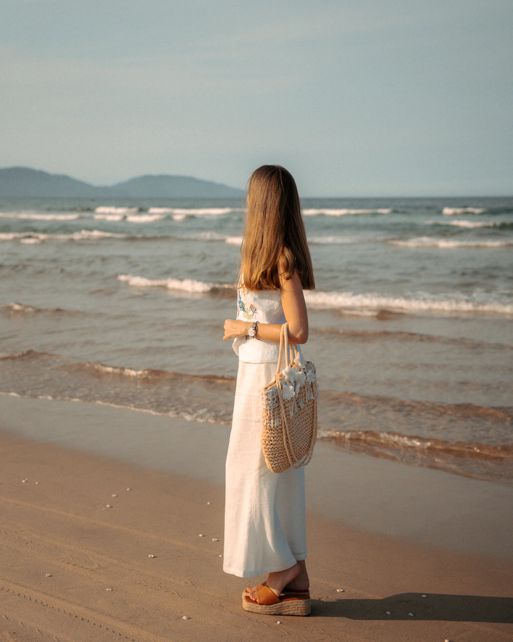 Áo Vest Gile Linen Thêu Tay Mơ