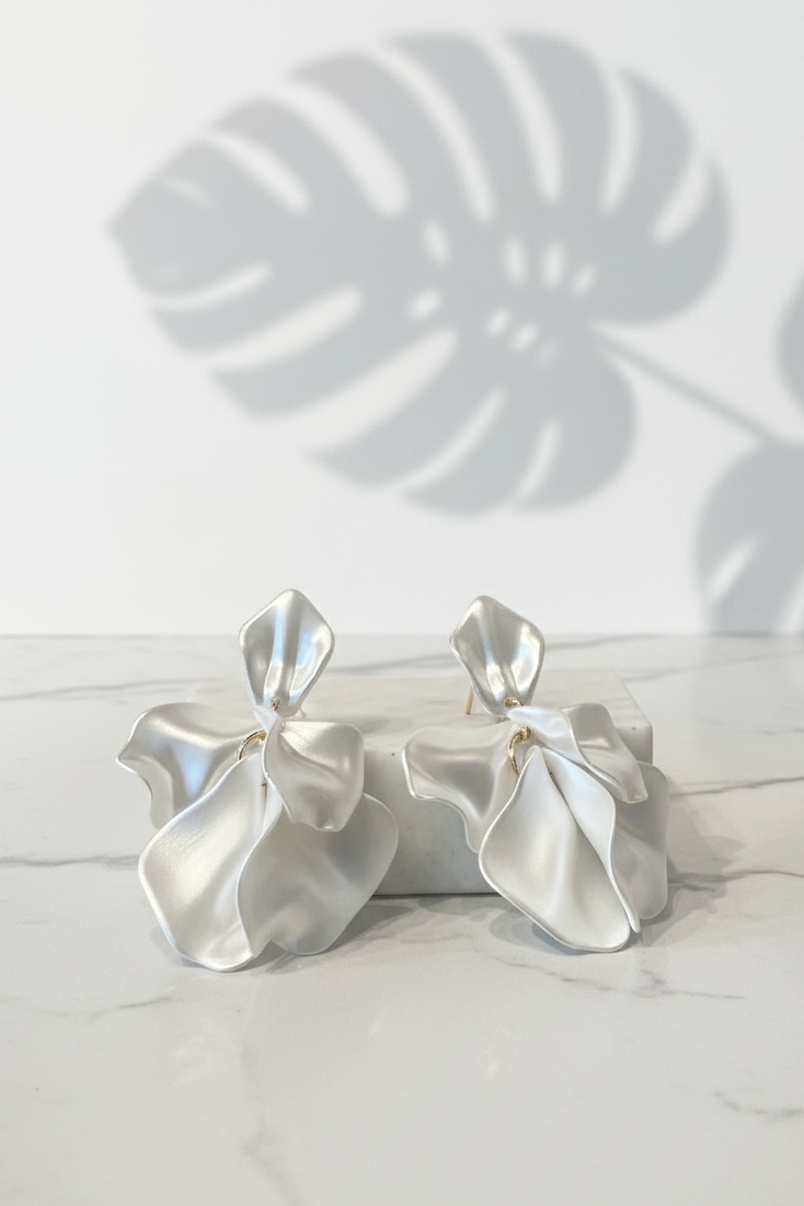 Bông tai hoa nhiệt đới trắng ngọc trai thời trang Hity