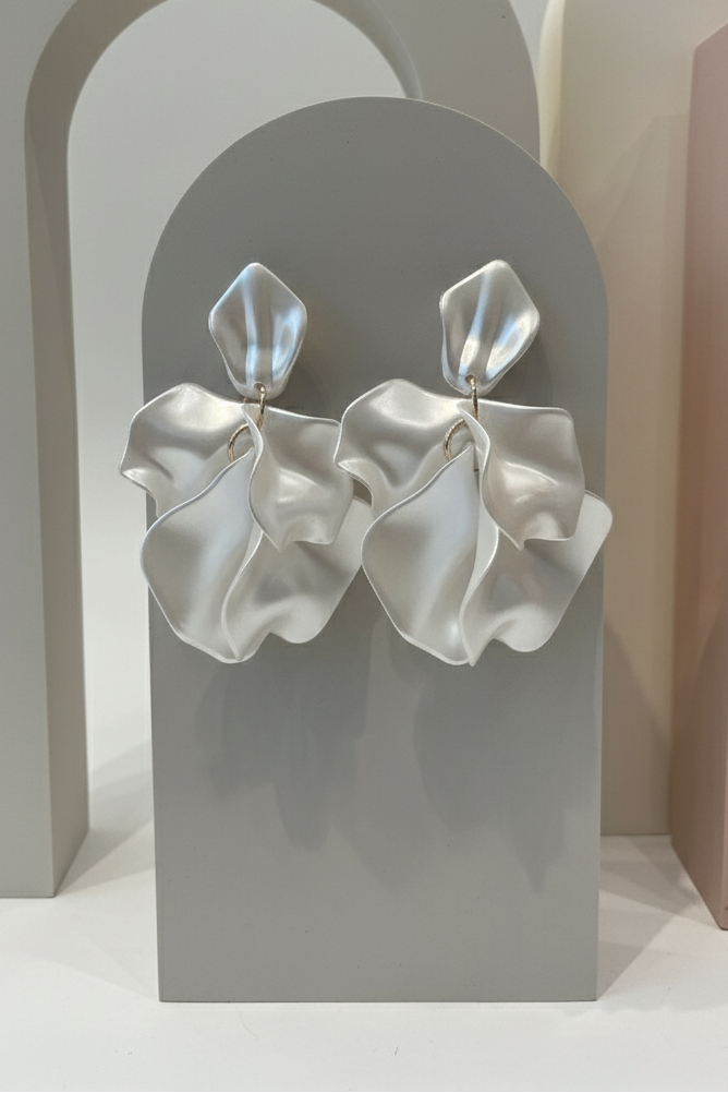 Bông tai hoa nhiệt đới trắng ngọc trai thời trang Hity