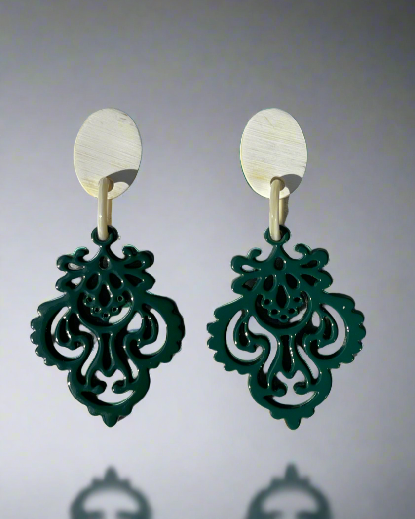 Bông tai sơn mài xanh lá hoạ tiết hoa thị 