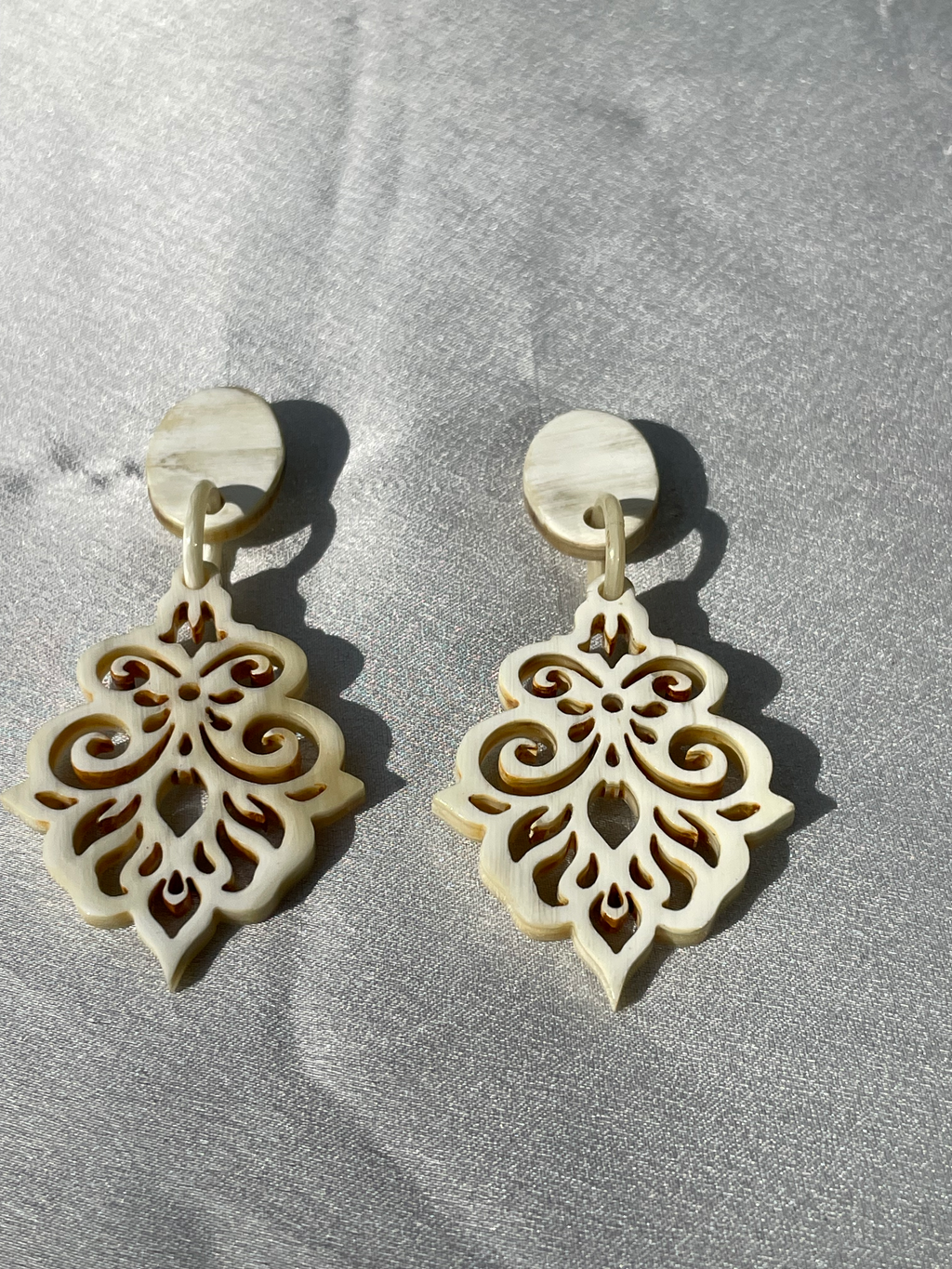 Bông Tai Sừng Hoa Thị