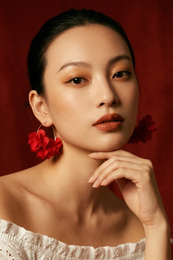 Bông tai tròn hoop hoa vải đỏ thời trang Hity