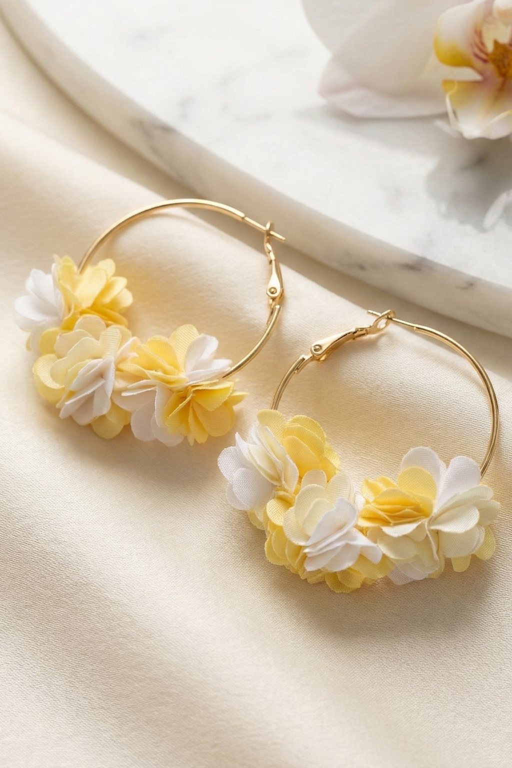 Bông tai tròn hoop cánh hoa vàng thời trang Hity