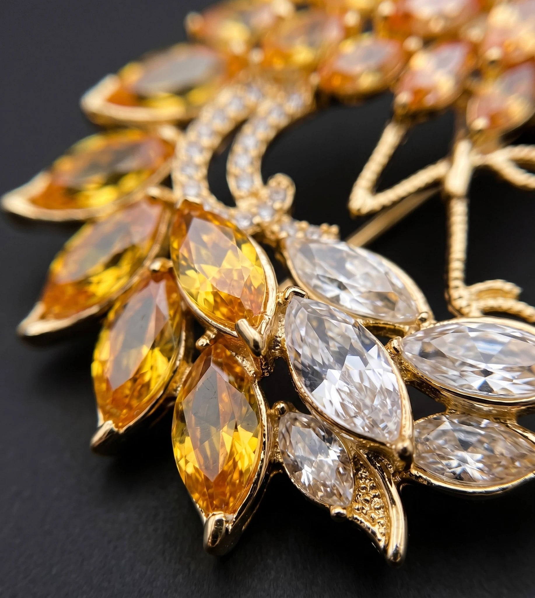Cài áo chim công đính đá zirconia thời trang Hity