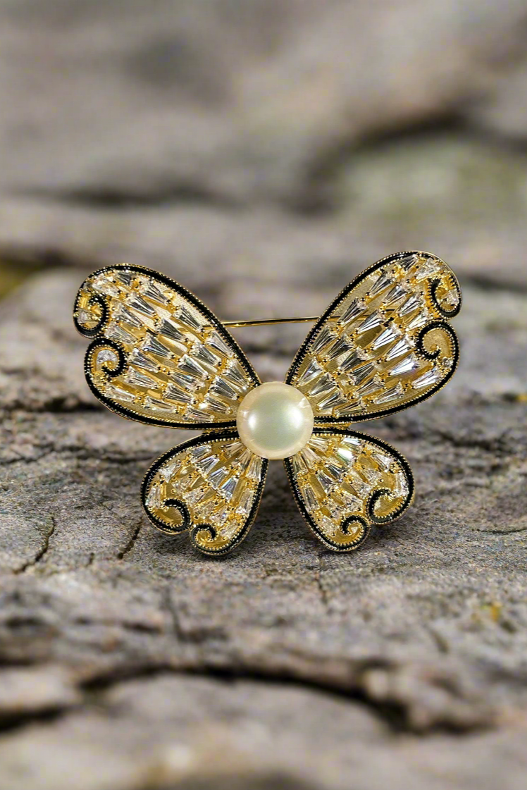 Cài áo bướm pha lê đính ngọc trai baroque thời trang Hity