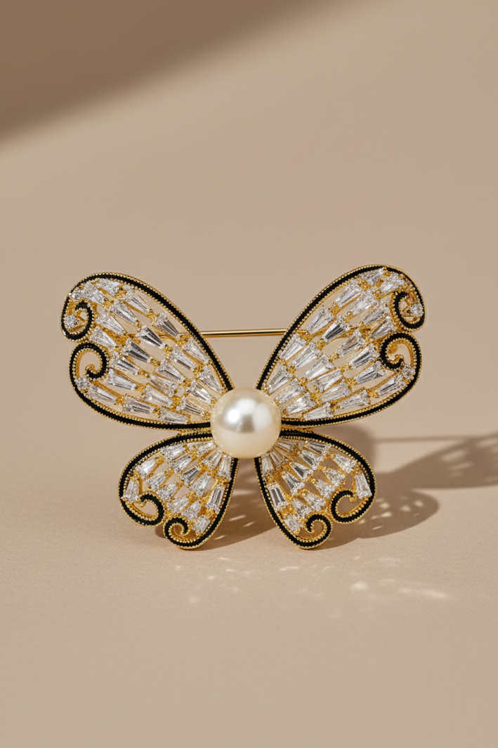 Cài áo bướm pha lê đính ngọc trai baroque thời trang Hity