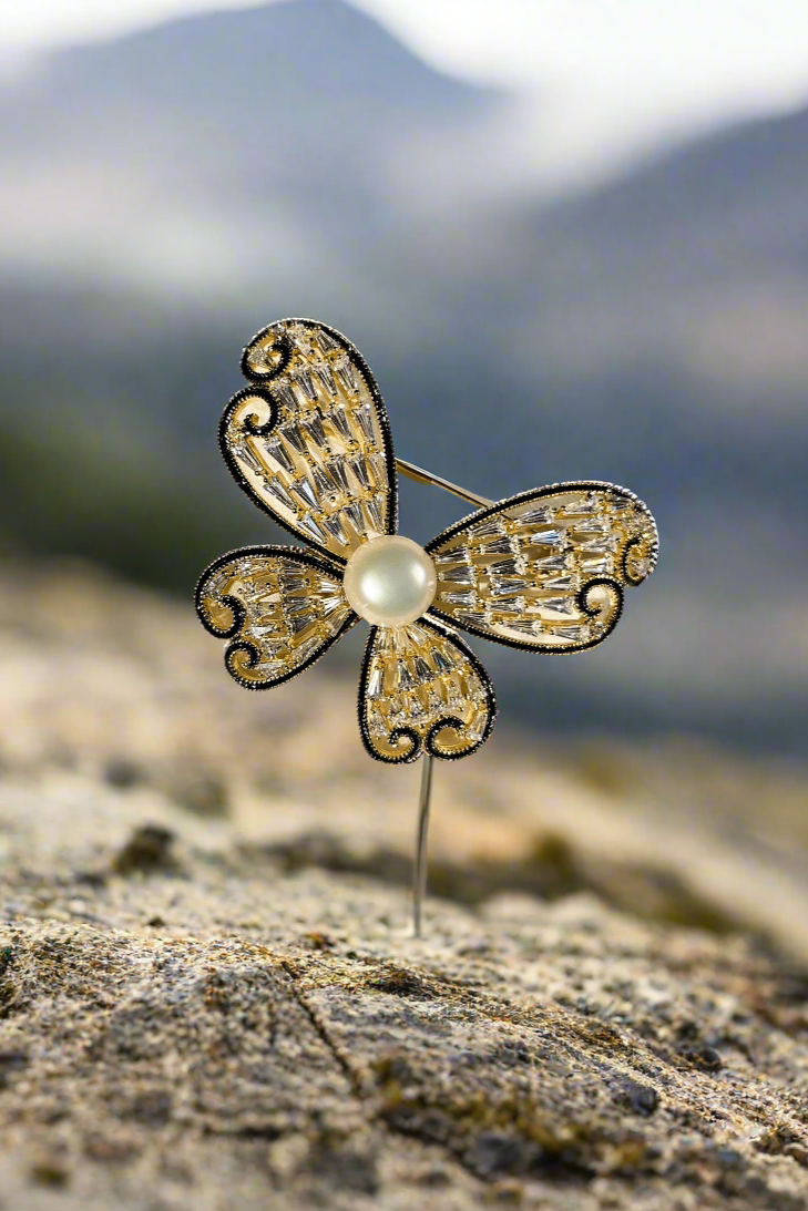 Cài áo bướm pha lê đính ngọc trai baroque thời trang Hity