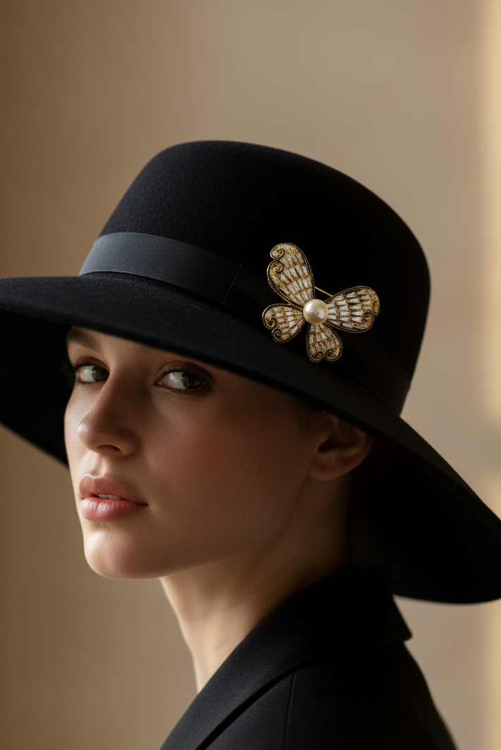 Cài áo bướm pha lê đính ngọc trai baroque thời trang Hity